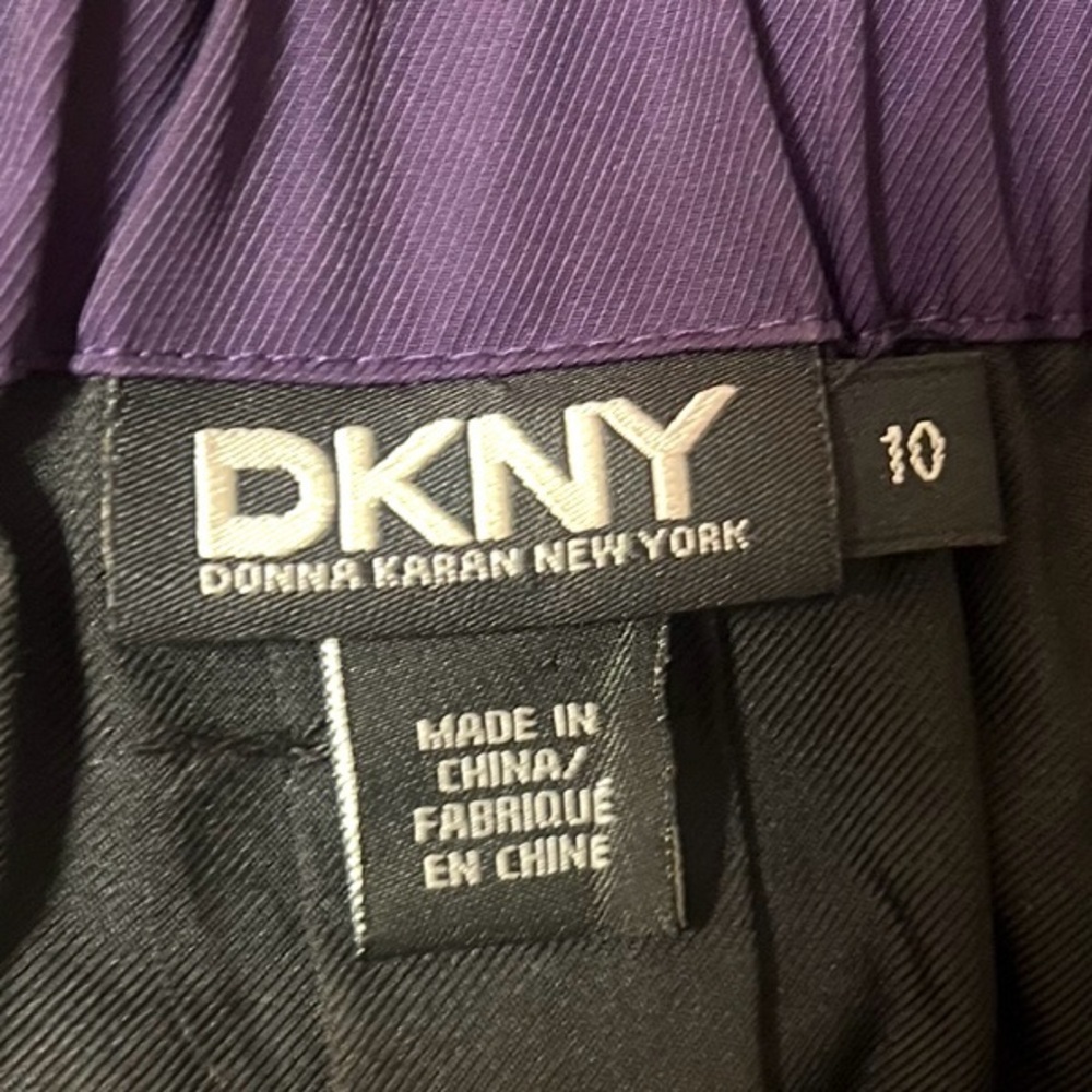 DKNY black skirt embroidered animals luxury elegant classy mini full pleated - Picture 3 of 5